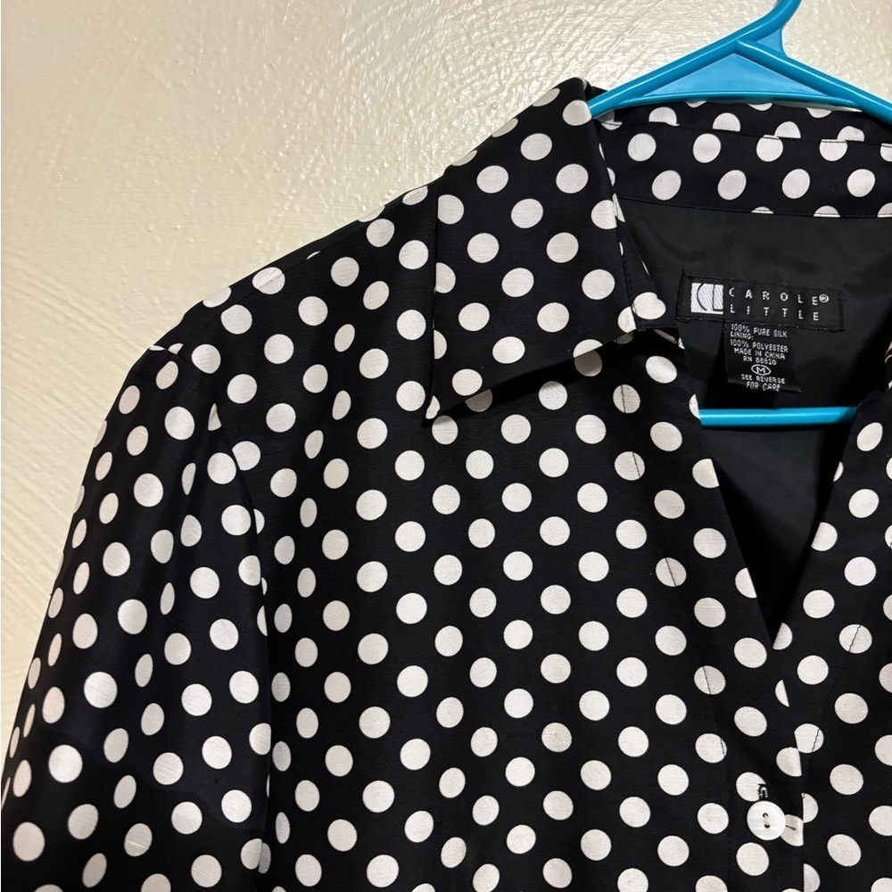 ✨ Carole Little 100% Silk Black White Polka Dot Blouse Medium - Picture 5 of 7
